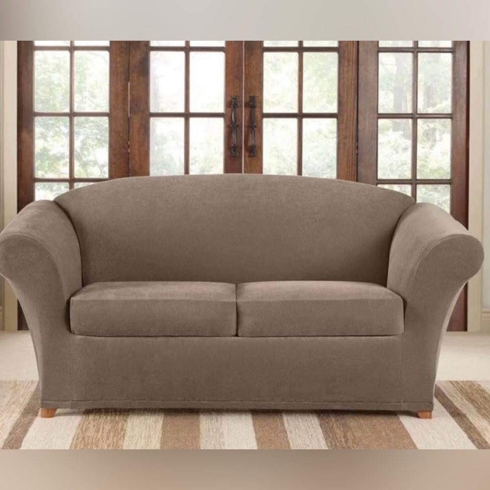 Fitted couch slipcover